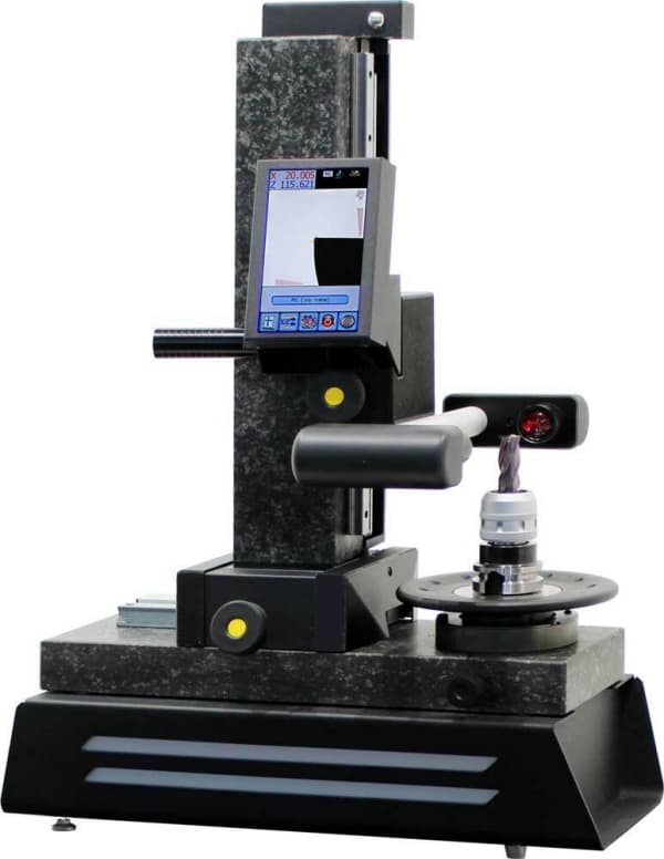 Machine for pre-registration, measuring and inspection of tools